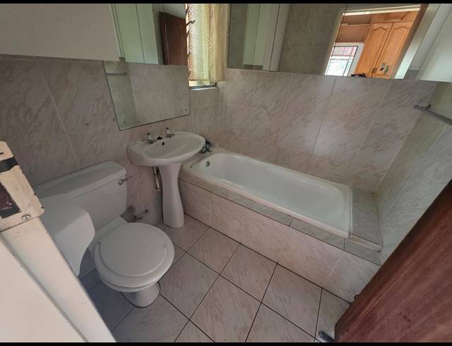 1 BEDROOM FLAT TO LET IN SASOLBURG EXT 2